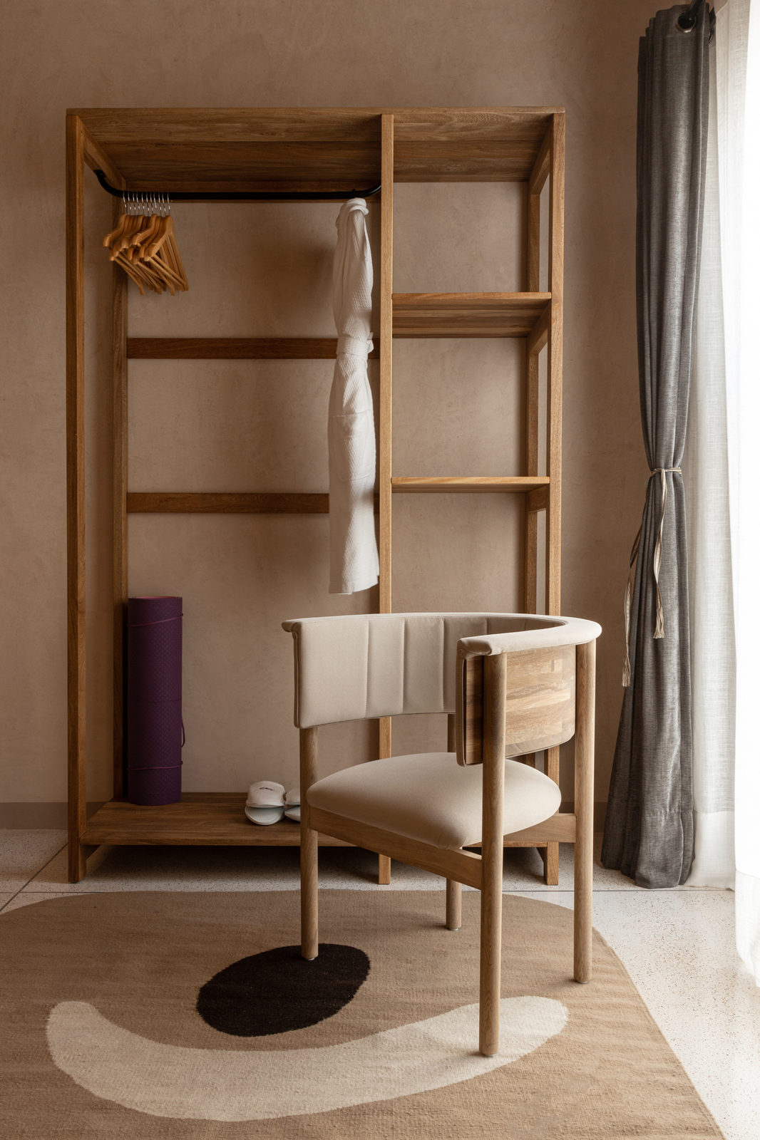 Casa Antonieta: Macuil closet and chair