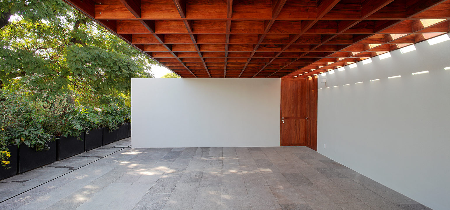 Casa Hortensia: Solid-wood screen
