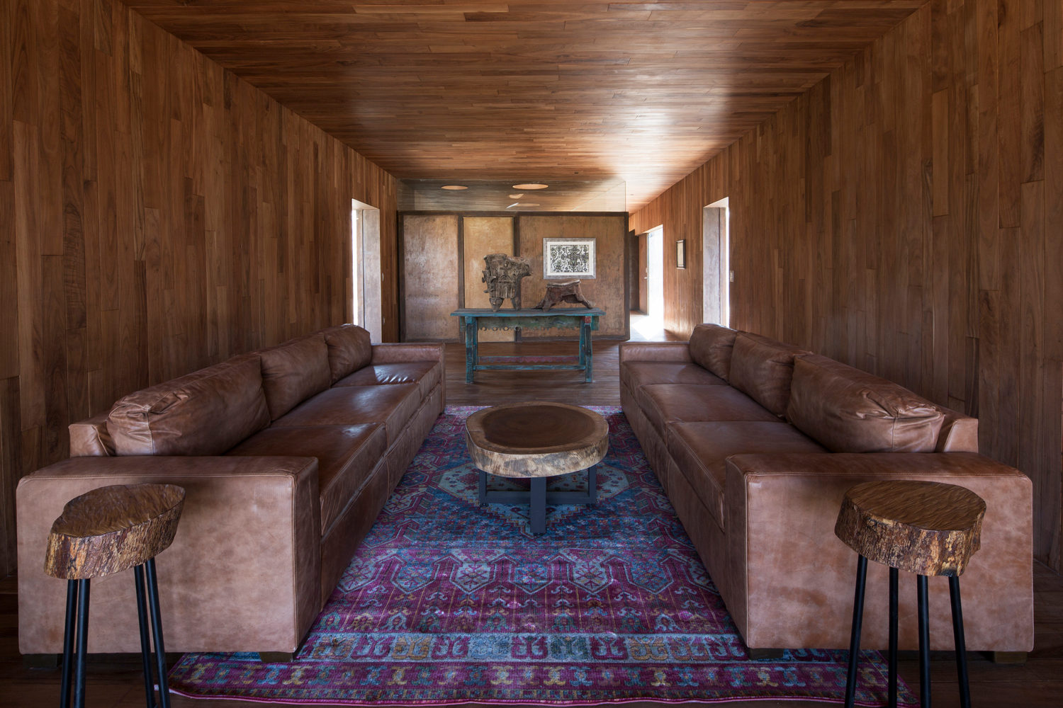 Casa La Loma: Tzalam wall paneling and flooring