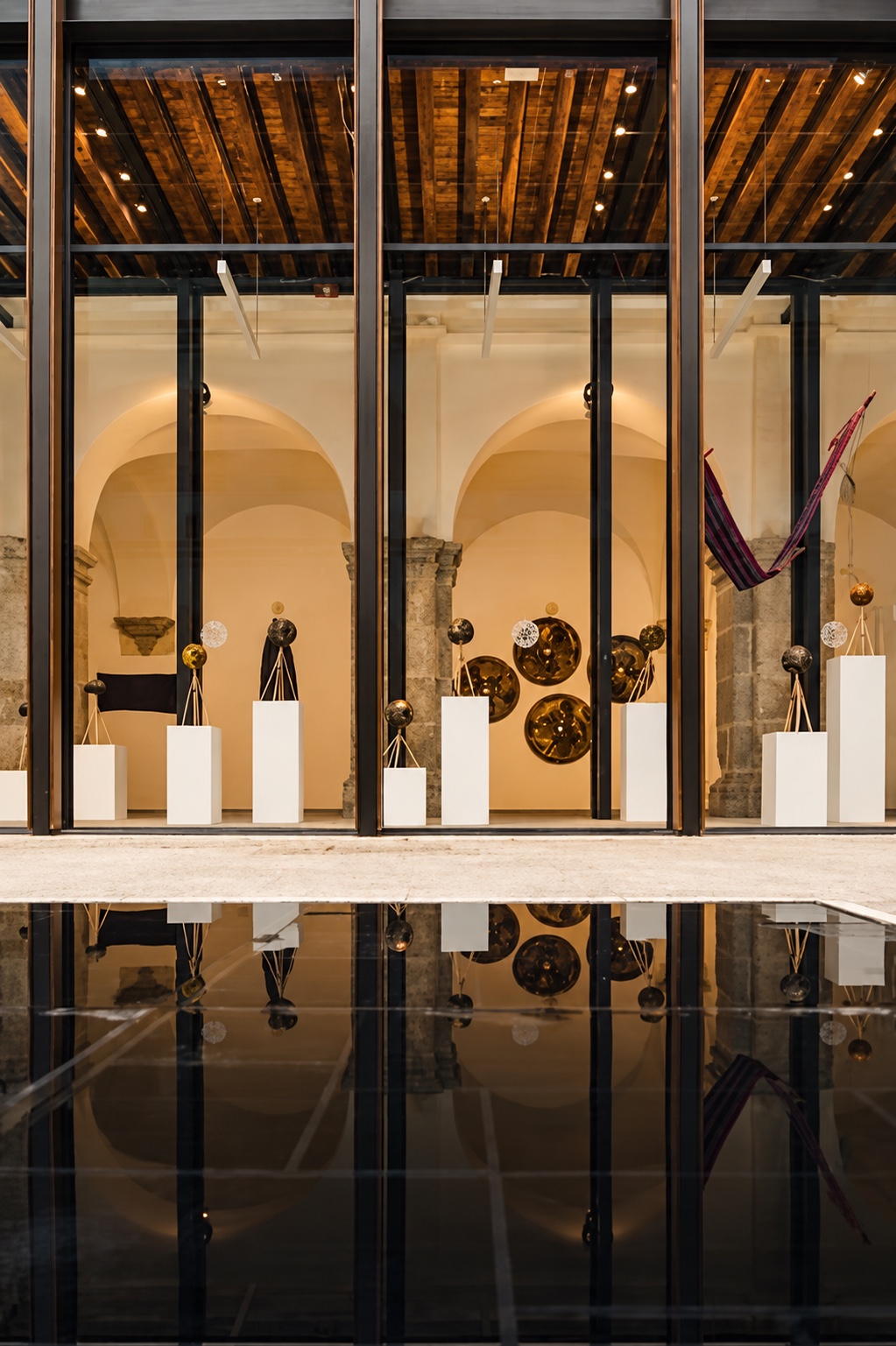 Centro Cultural San Pablo: Wood doors between the arches of the former convent