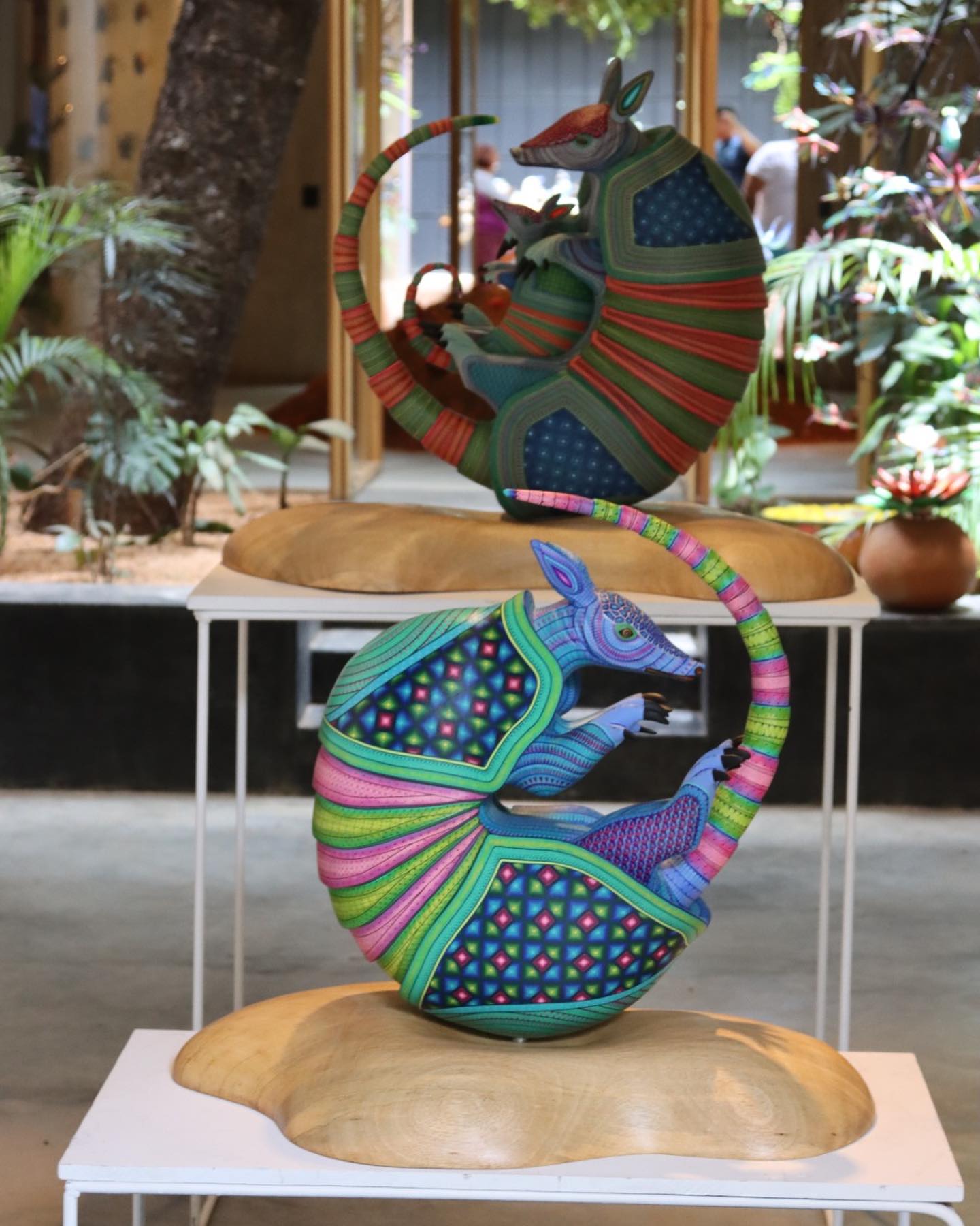 Jacobo y María Ángeles: Wood bases for displaying Jacobo y María Ángeles alebrijes