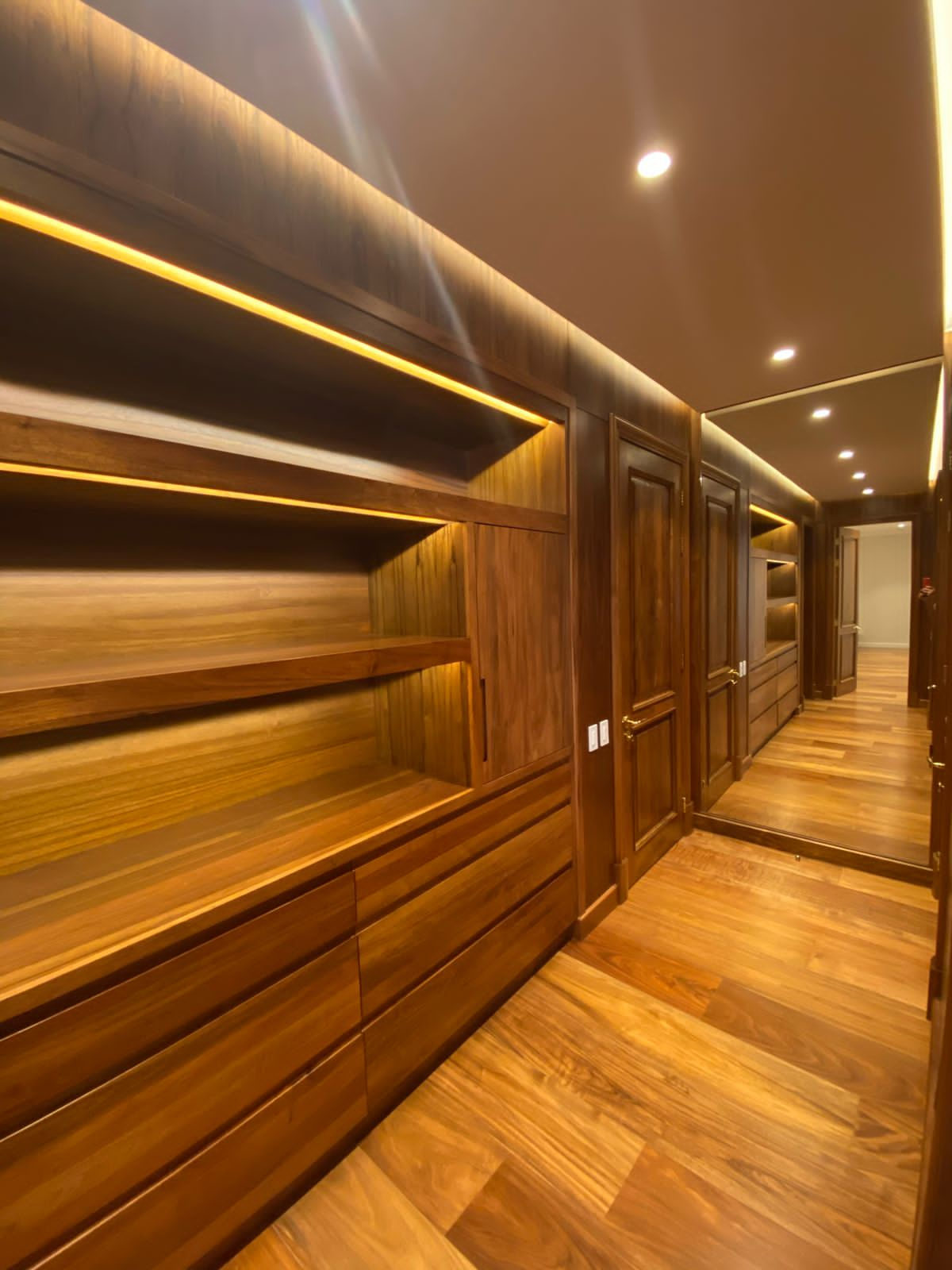 Monte Cáucaso: Solid-wood interiors