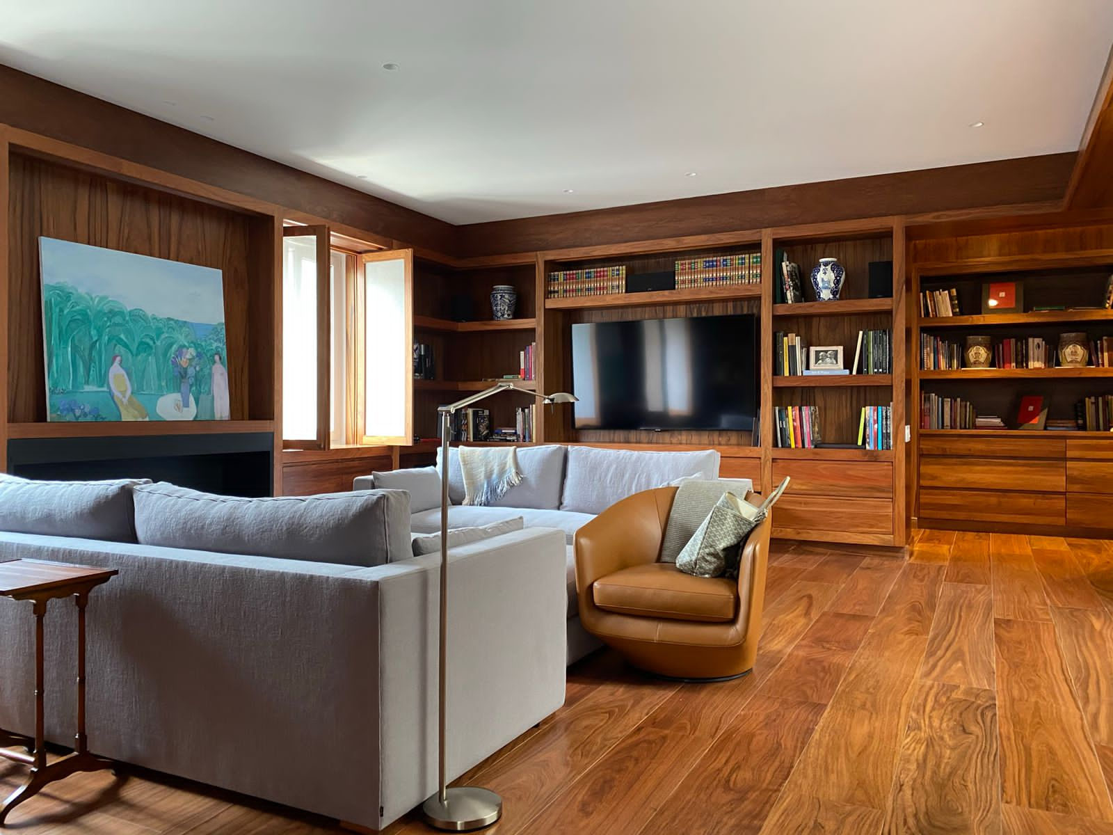 Monte Cáucaso: Wood interiors