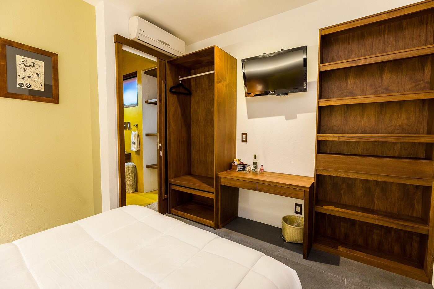 Hotel Oaxaca Inn: Tzalam closet
