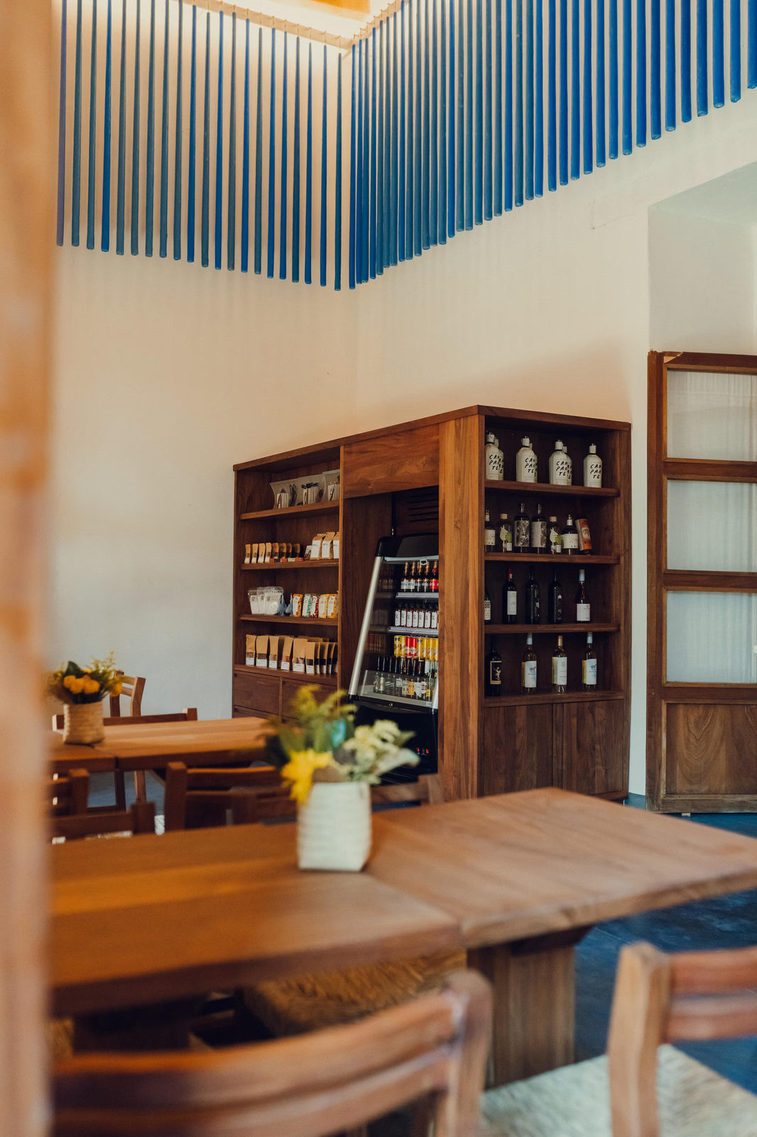 Pabilo Café: Café display cabinet in tzalam